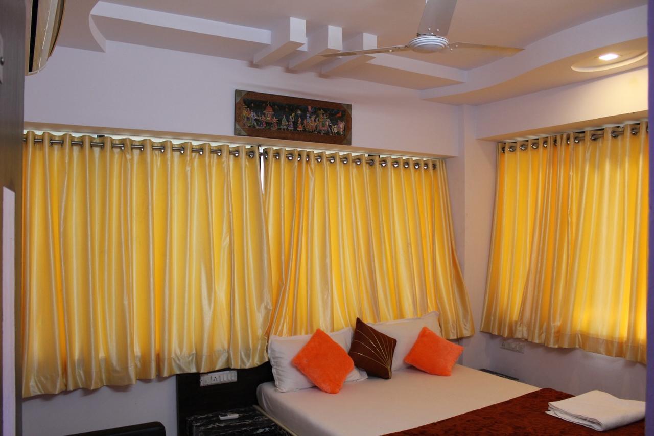 Hotel Kum Kum Adalaj Exteriör bild